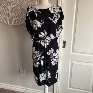 Anne Klein - Black & White Floral Dress with Flutter Sleevesββββββββββββ